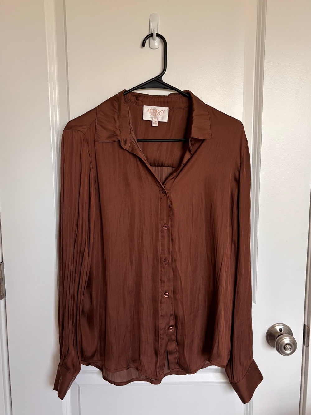 Aubrey & Rose Women's Brown Button-Down Shirt
